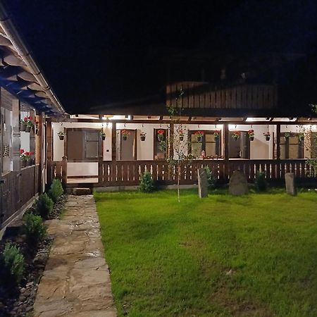 Casuta Din Valea Regilor Villa Gradistea de Munte Exteriör bild