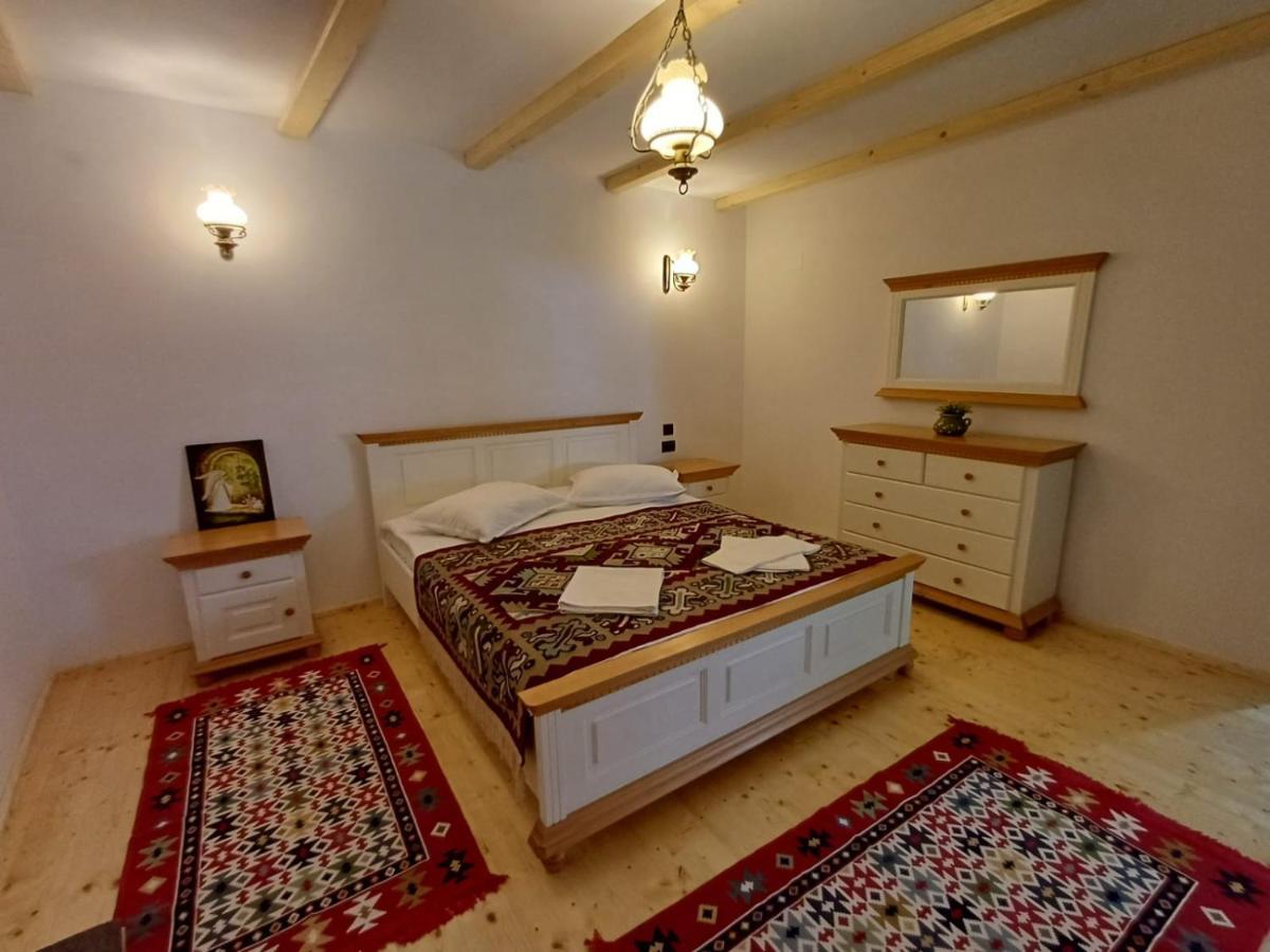 Casuta Din Valea Regilor Villa Gradistea de Munte Exteriör bild