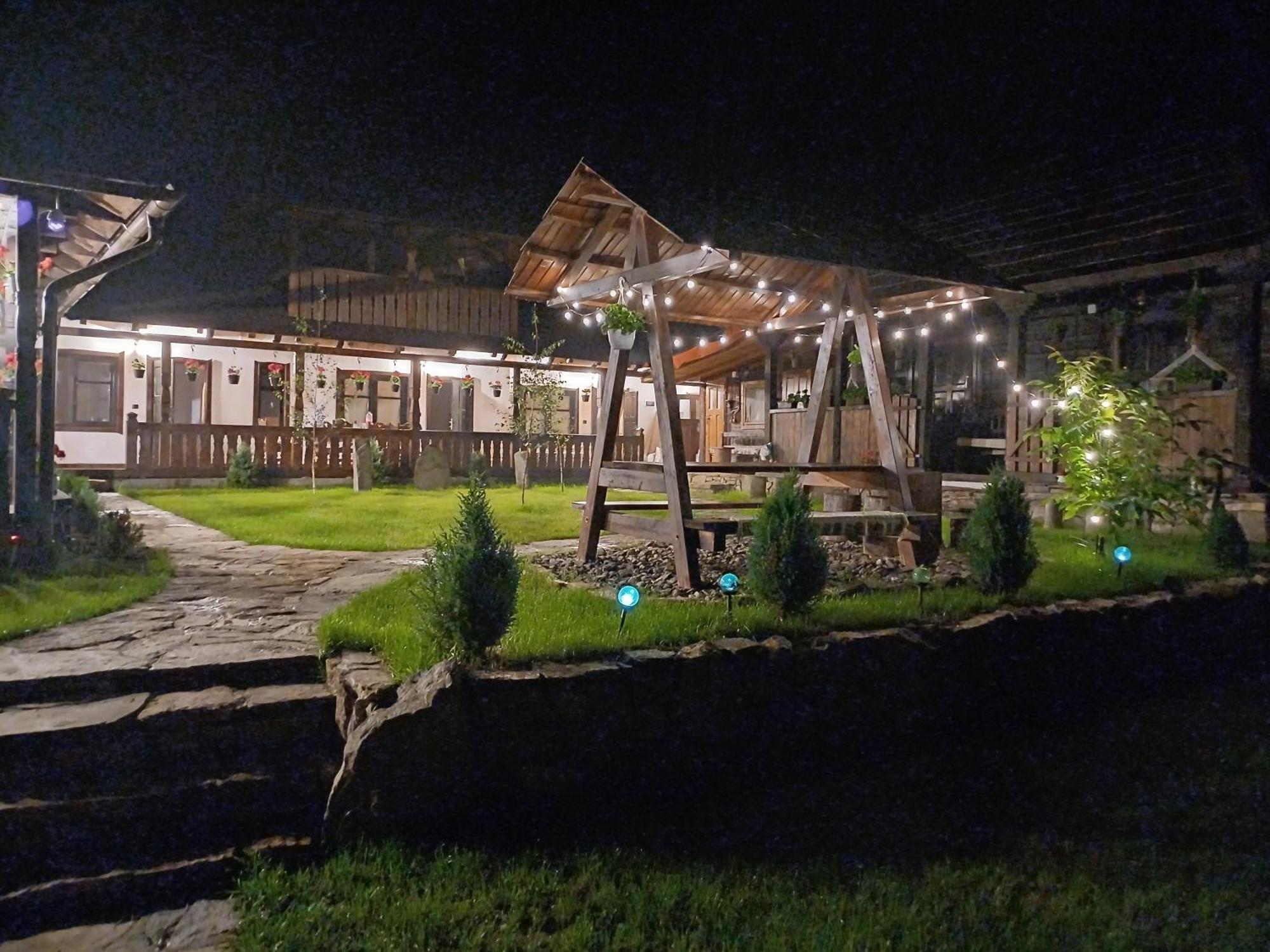Casuta Din Valea Regilor Villa Gradistea de Munte Exteriör bild